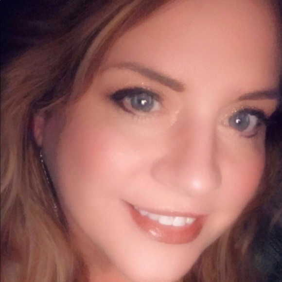 Meet your Posher, Renee - Picture 2 of 7